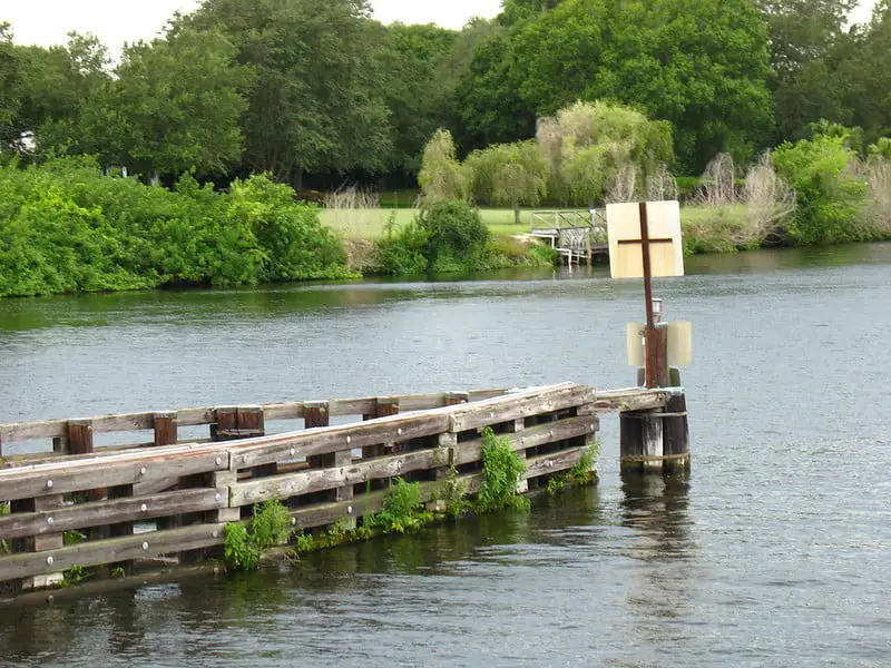 Information on fishing in Caloosahatchee River, Florida
