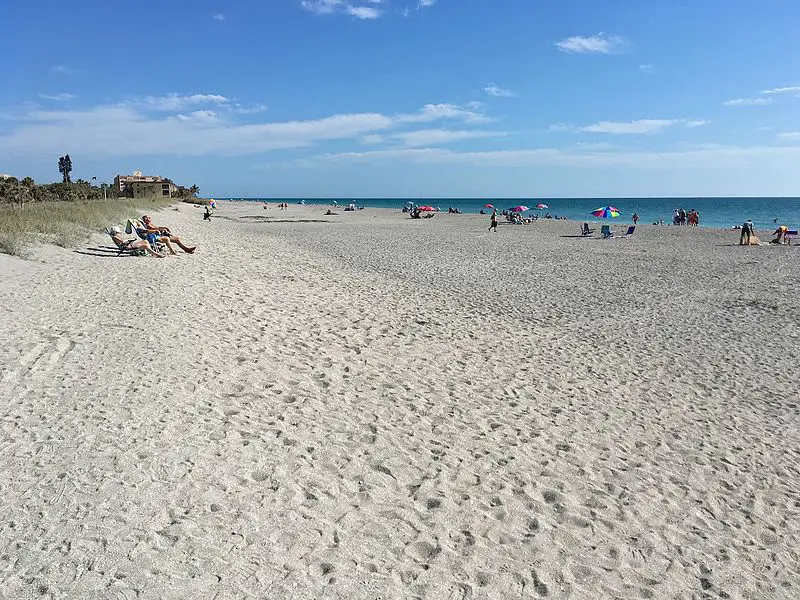 Siesta Key Beach has 99% quartz sand