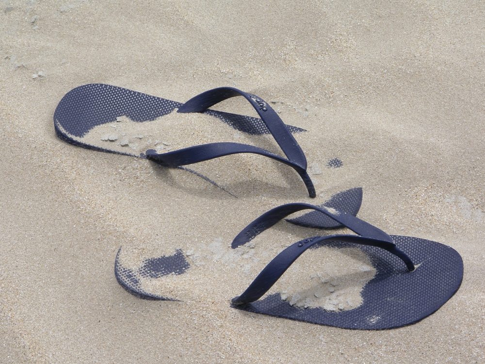 What to Wear in Florida in March - Flip flops