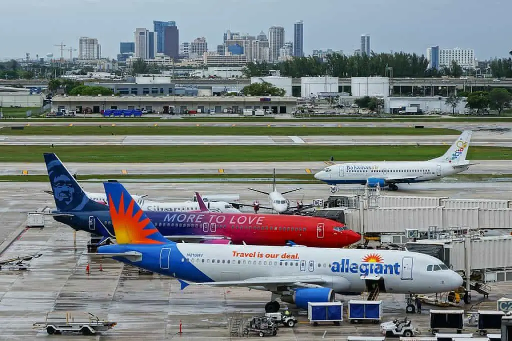 Fort_Lauderdale–Hollywood_International_Airport_City-View-Floridaing