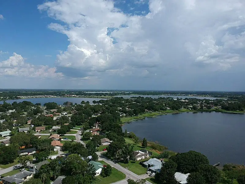 What is the Best Lake to Live on in Florida